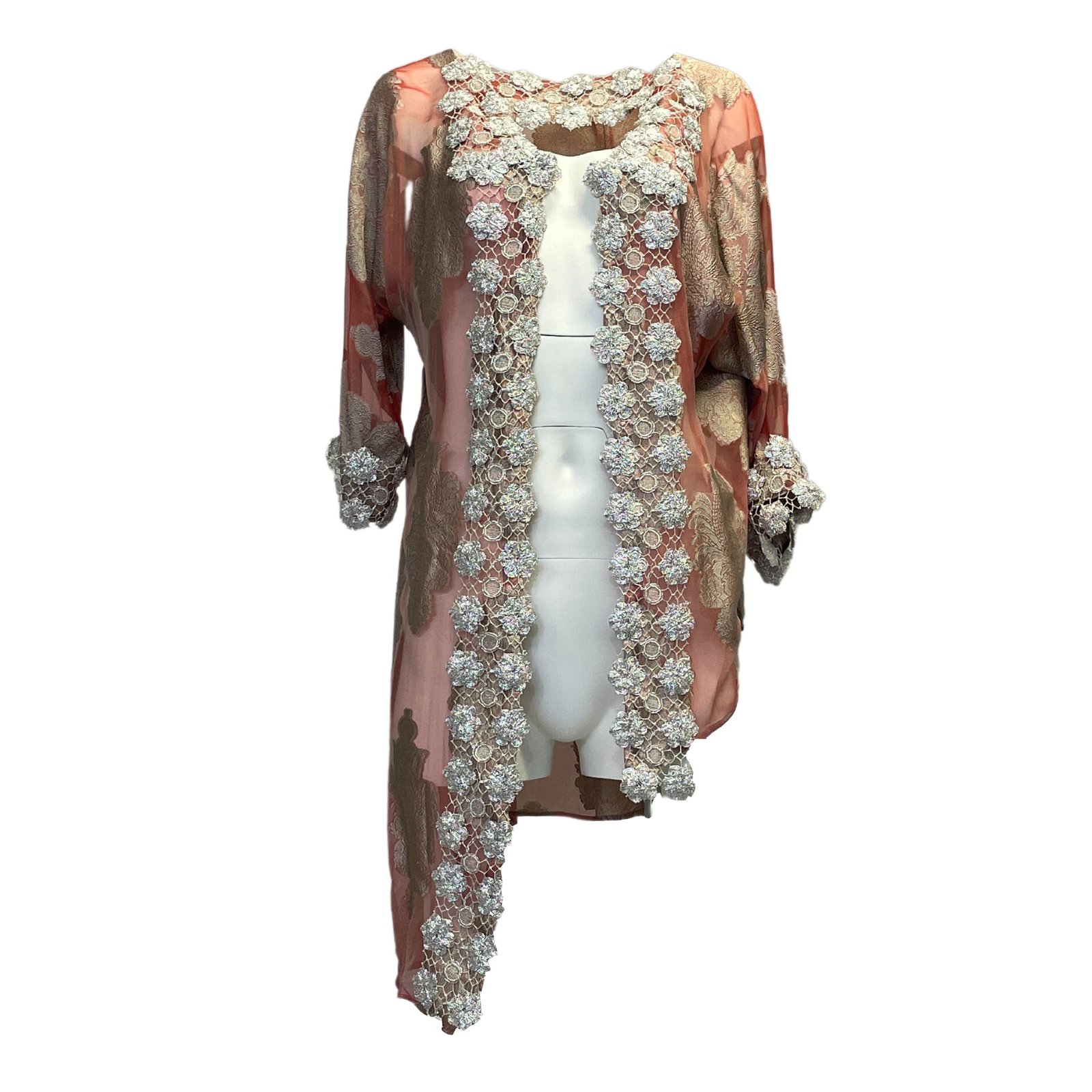 Embroidered  Assimetric Cover